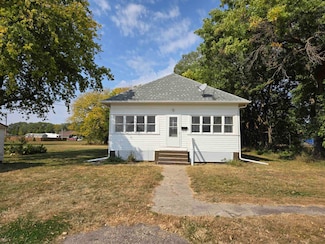 510 Elm St, Silver Creek, NE 68663