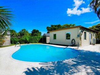 1423 NE 175th St, North Miami Beach, FL 33162
