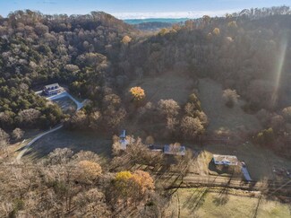 2810 Lick Creek Rd, Hartsville, TN 37074