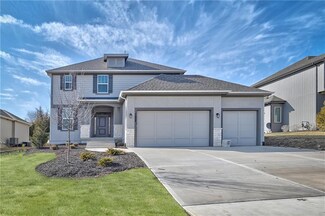 7008 Meadowlark Ln, Shawnee, KS 66226