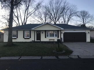 1711 Dexter Ave, Marshall, MO 65340