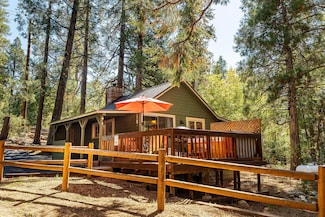 54160 S Circle Dr, Idyllwild-Pine Cove, CA 92549