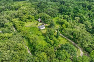 6910 Ridgewood Rd, Clarkston, MI 48346