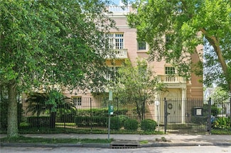 7530 St Charles Ave Unit B, New Orleans, LA 70118