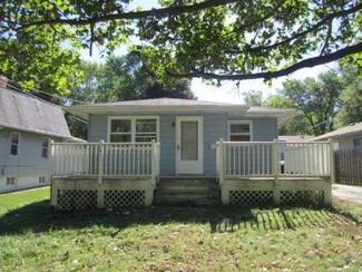 201 Circle Rd, Fox River Grove, IL 60021