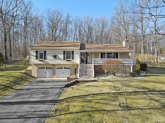 269 Shady Oak Dr E, Saylorsburg, PA 18353