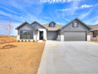9517 E 131st Place S, Bixby, OK 74008