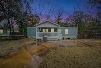 679 Persimmon St, Freeport, FL 32439