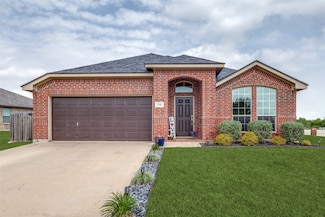 436 Creek Bend Dr, Saginaw, TX 76131