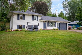 8226 Hillside Trail S, Cottage Grove, MN 55016