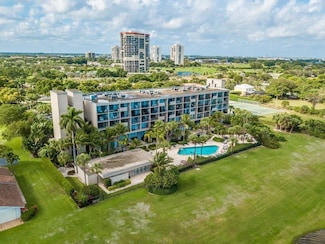 1830 Embassy Dr Unit 611, West Palm Beach, FL 33401