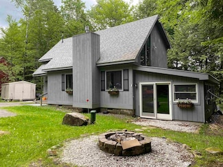 18 Dover Green Rd, Dover, VT 05356