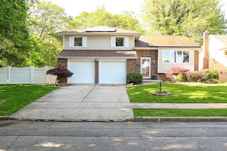 1651 John St, Merrick, NY 11566