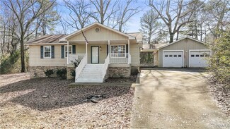 6432 Thornton Ln, Bessemer, AL 35023