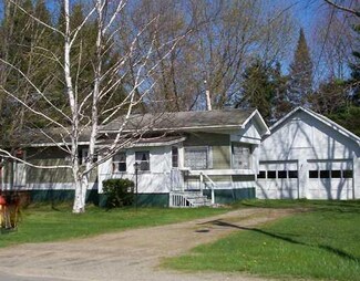154 Pleasant St, Clinton, ME 04927