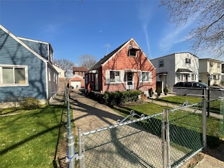 8135 251st St, Bellerose, NY 11426