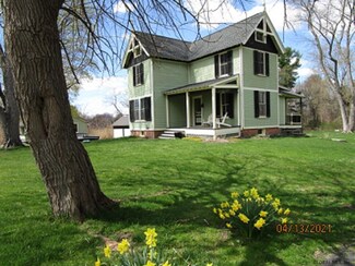 103 Old Ln, Hudson, NY 12534
