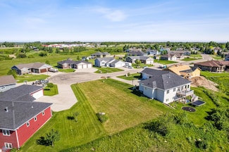 1304 Evergreen Dr NW, Jamestown, ND 58401