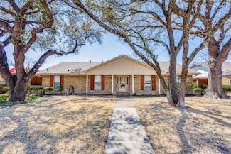 3020 Robin Rd, Plano, TX 75075