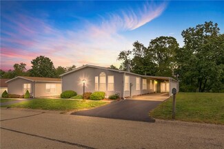 831 Hummingbird Ln, Apollo, PA 15613