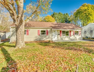 29 Seneca St, Webster, NY 14580