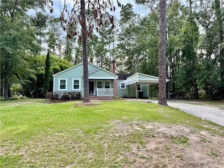 1611 Tupelo Dr, Waycross, GA 31501