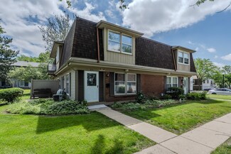 611 Burgess Ct, Schaumburg, IL 60194