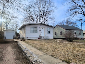 703 Maple St, Yankton, SD 57078
