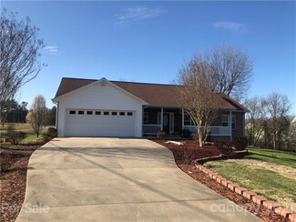 1304 Gallatin Ln, Hudson, NC 28638