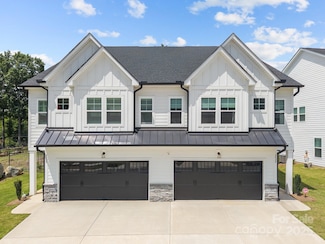 6032 Corbin Woods Ct, Charlotte, NC 28226