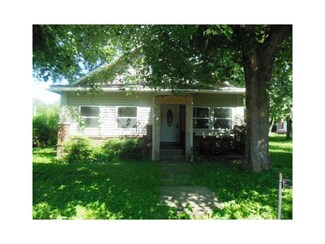 704 N Collins St, Winslow, IN 47598