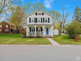 20 Prince St, Red Hook, NY 12571
