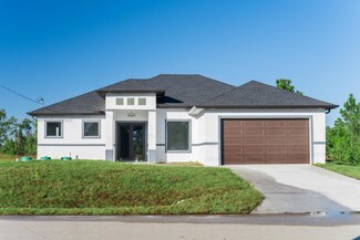 1268 Hillcrest St E, Lehigh Acres, FL 33974