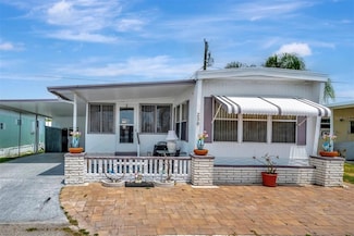 238 Palm Ln, Palmetto, FL 34221
