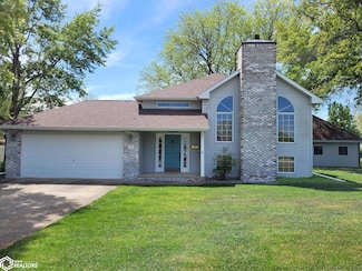 707 E Pleasant Valley St, Sigourney, IA 52591