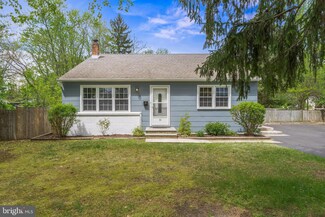 84 Walnut St, Mount Holly, NJ 08060