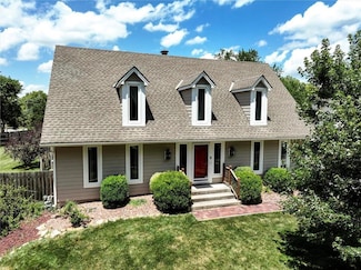 10006 Mackey Cir, Overland Park, KS 66212
