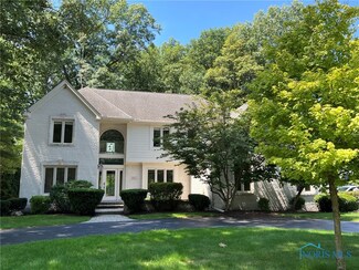 402 Grenelefe Ct, Holland, OH 43528