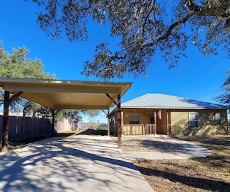 300 Knights Row, Horseshoe Bay, TX 78657