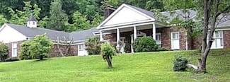 242 Adams Ln, Jellico, TN 37762