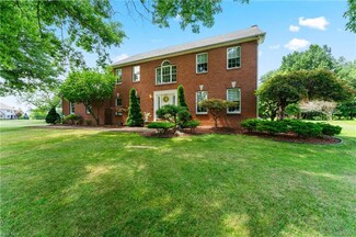 210 Montgomery Dr, Canfield, OH 44406