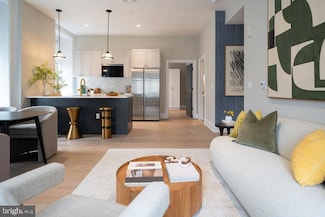 200 S Broad St Unit 903, Philadelphia, PA 19102