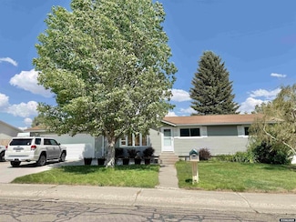 1324 6th Ave W, Kemmerer, WY 83101