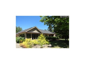 38905 S Woodland Rd, Chagrin Falls, OH 44022