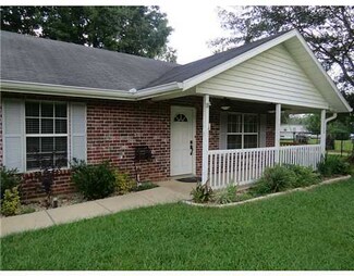 17190 Cuevas Rd, Kiln, MS 39556