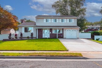 10 Holly Dr, Parlin, NJ 08859