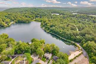 250 Waconia Rd, Highland Lakes, NJ 07422