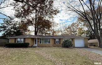 1548 W North St, Galesburg, IL 61401