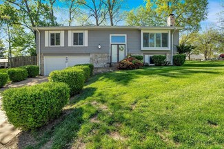 892 Almond Hill Ct, Ballwin, MO 63021