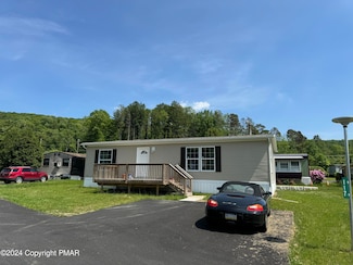 117 Sparrow Ln, East Stroudsburg, PA 18301